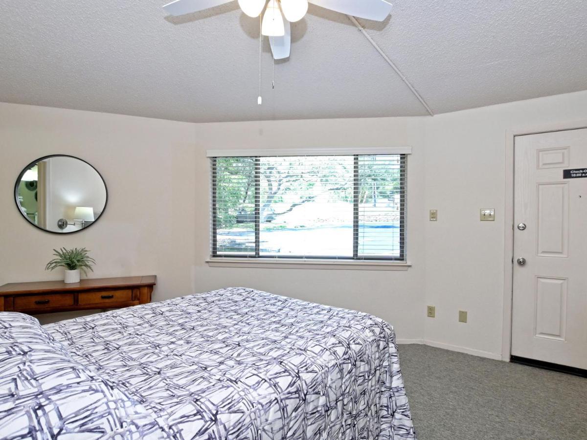 Lakefront Bungalow With Community Poolhot Tub #3 Lakeway Eksteriør billede